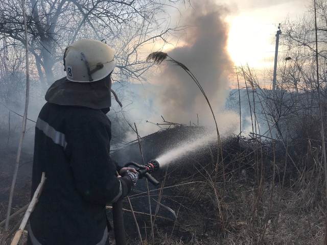 Вчора голопристанські вогнеборці тричі гасили пожежі в екосистемах